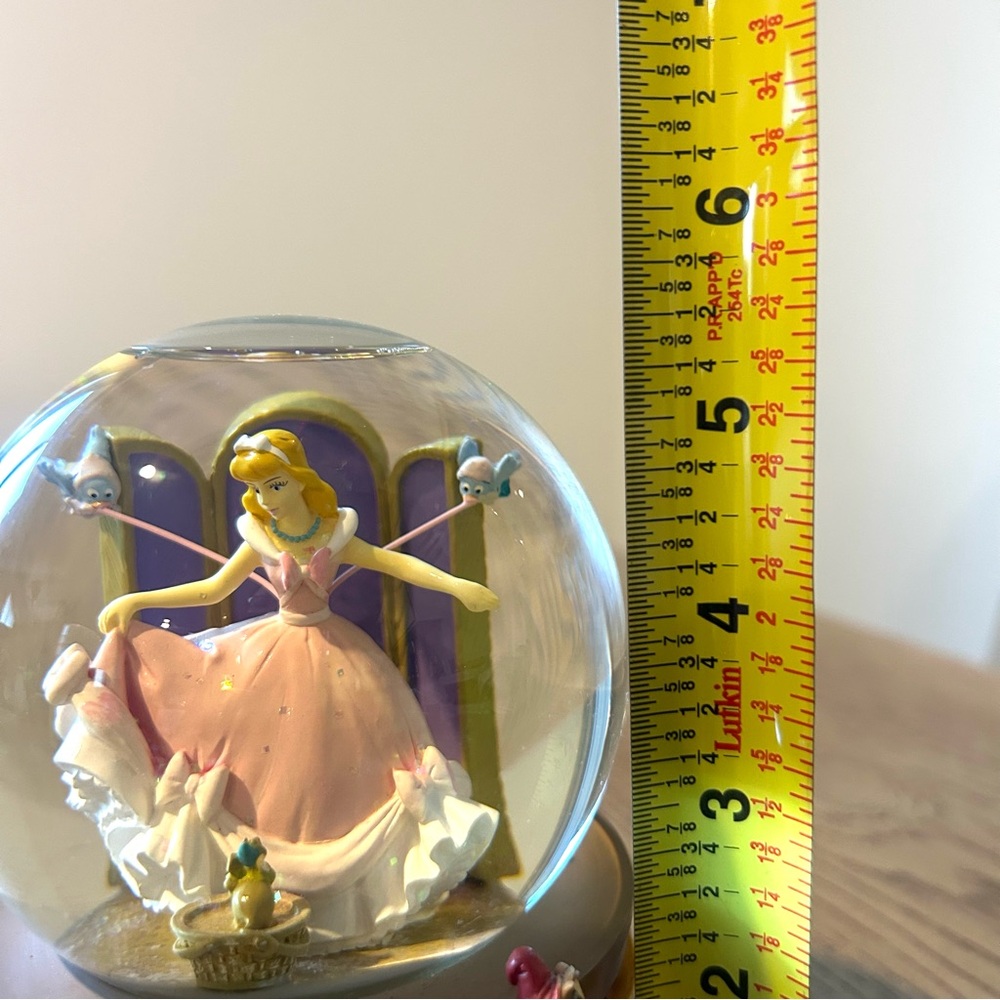 Disney Cinderella Snow Globe Music Box Enesco A Dream is a Wish Your Heart Makes - Picture 9 of 9